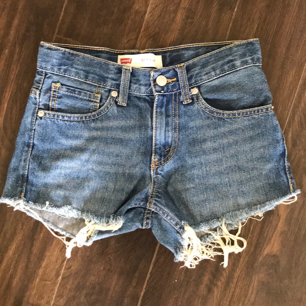 Levi’s 26” cut off jorts jean shorts